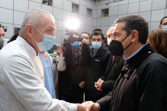 «Πάρτε μέτρα για να μην κάνουμε μαύρα Χριστούγεννα»