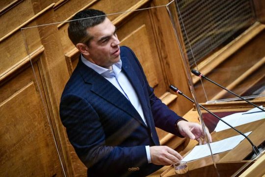Αλ. Τσίπρας: Αφήσατε ανεπαρκές το ΕΣΥ δίνοντας πακτωλό χρημάτων στα ΜΜΕ για «λιβανιστήρι» 