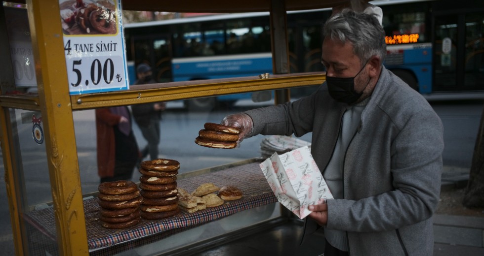 Η κεντρική τράπεζα της Τουρκίας μείωσε ακόμη μία μονάδα τα επιτόκια δανεισμού