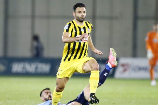 «Τρίτωσε» με Τζαβέλλα