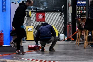Νεκρός και τραυματίας από μαφιόζικη επίθεση σε βενζινάδικο στη Νίκαια