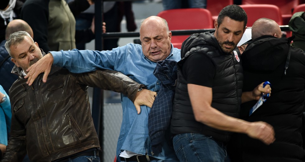 Επεισόδια και προσωρινή διακοπή του αγώνα Βόλος – Άρης