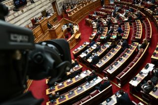 Συζήτηση των πολιτικών αρχηγών στη Βουλή για την ακρίβεια
