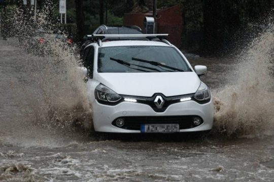 Βροχές, άνεμοι ως 8 μποφόρ και χιόνια στα βόρεια ορεινά