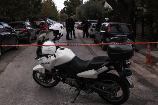Σε σοβαρή κατάσταση το θύμα της επίθεσης με πυροβολισμούς στο Χαλάνδρι