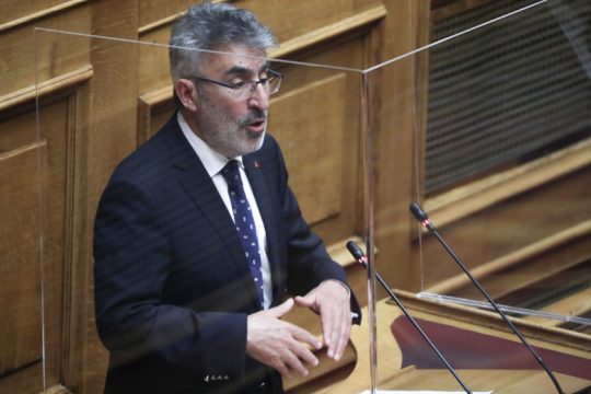 Η κυβέρνηση παίζει με τους θεσμούς μέσα από τροπολογία σκάνδαλο