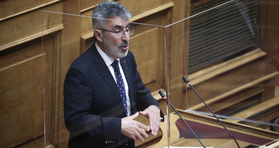 Η κυβέρνηση παίζει με τους θεσμούς μέσα από τροπολογία σκάνδαλο