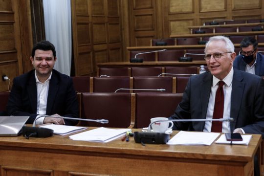 Αυλαία της εξεταστικής με δικαίωση ΣΥΡΙΖΑ