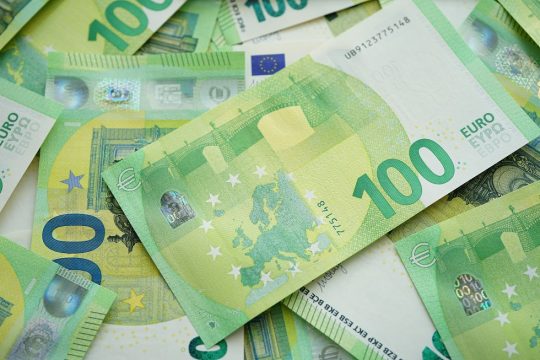 Στη ζώνη του 5% ο πληθωρισμός