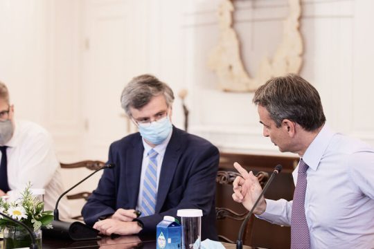 Το Μαξίμου προσπαθεί να απαξιώσει τη μελέτη που… δεν γνώριζε