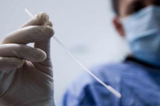 Εκτόξευση των κρουσμάτων σε πάνω από 40.000