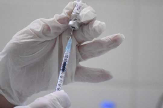 Υποχρεωτικό εμβολιασμό σε όλη την Ευρώπη προτείνει ο πρόεδρος του Παγκόσμιου Ιατρικού Συλλόγου