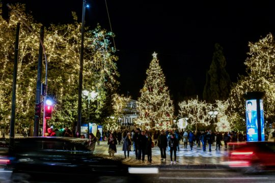Μνημόνια και πανδημία οδήγησαν σε οικονομική & δημογραφική συρρίκνωση