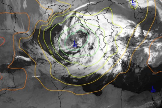 Τα πρώτα προβλήματα από το κύμα κακοκαιρίας [Live χάρτης]
