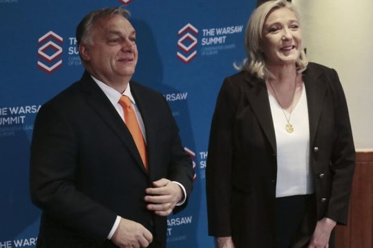 Η ακροδεξιά κολεγιά έμεινε πάλι στα σκαριά