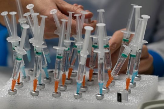 Η Ομικρον ως πολιτική μεταβλητή