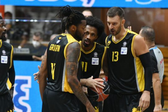 Ανέβηκαν στα 12 τα ban της ΑΕΚ!