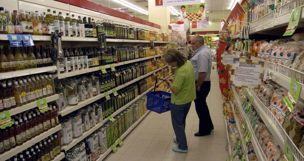 Ως και 18,5% ακριβότερο το χριστουγεννιάτικο τραπέζι, σύμφωνα με το ΙΝΕΜΥ-ΕΣΕΕ