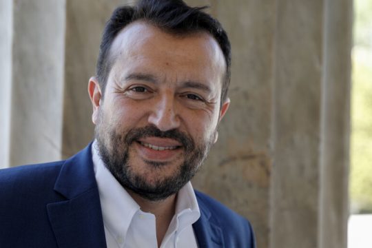 Διεύρυνση αμφίπλευρη πολιτικά, πολύπλευρη κοινωνικά