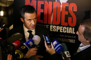 Πέφτει «μαχαίρι» στις προμήθειες