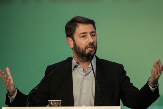 Ανδρουλάκης: Σε κίνδυνο η κοινωνία από τις κυβερνητικές παλινωδίες