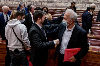 Μοίρασε την τράπουλα
