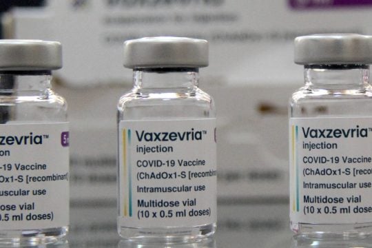 Επιστήμονες βρήκαν πιθανή αιτία για τις θρομβώσεις από το εμβόλιο AstraZeneca