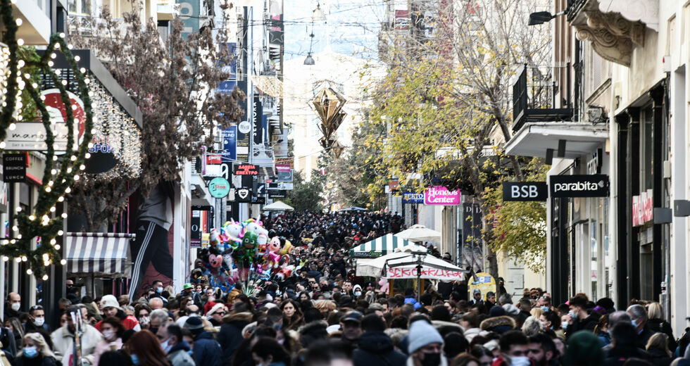 Η Ομικρον θολώνει τα νερά