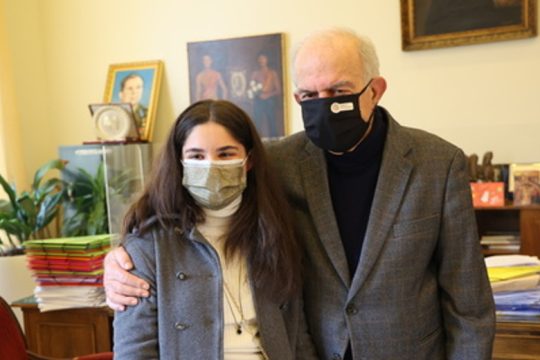 Ηράκλειο: Βραβεύτηκε 13χρονη που νίκησε σε παγκόσμιο διαγωνισμό λογοτεχνίας