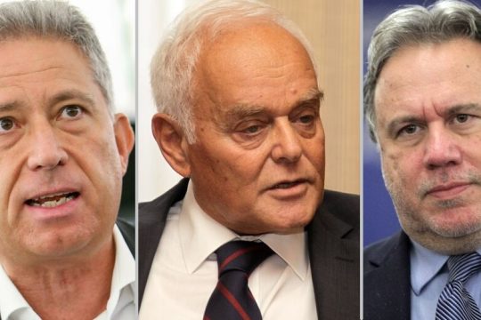 Σε αναστολή (και) το Σύνταγμα