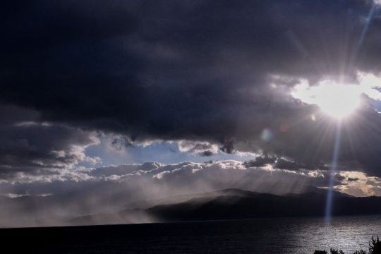 Χωρίς αξιόλογη μεταβολή ο καιρός, στα χαμηλά το θερμόμετρο