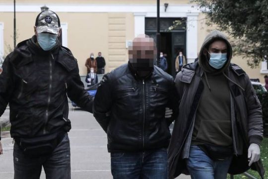 Προφυλακιστέος ο 51χρονος που σκότωσε τον σύντροφο της μητέρας του στη Γλυφάδα