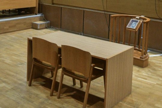 Να οδηγηθεί στο εδώλιο ο αντιεμβολιαστής δικηγόρος, προτείνει ο εισαγγελέας