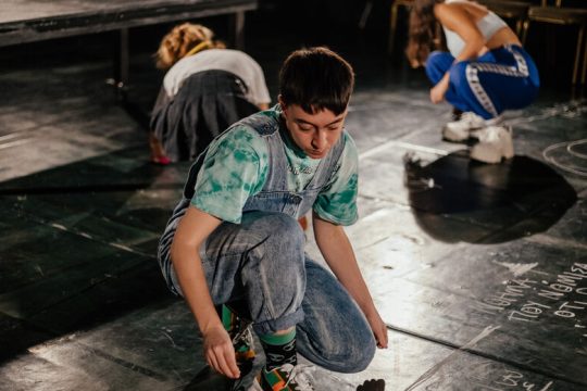 Οταν μιλούν οι έφηβοι και το κοινό τούς ακούει