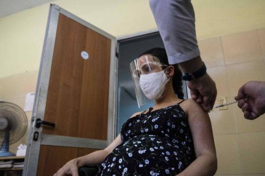 Covid-19: Τηλεφωνική γραμμή ενημέρωσης εγκύων και νέων γυναικών