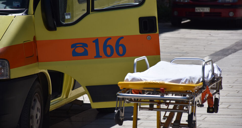 Οργή συγγενών για τους έντεκα θανάτους σε ιδιωτικό γηροκομείο στην Πάτρα