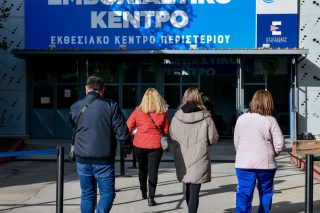 Τρόμος από την υπερμεταδοτική Ομικρον