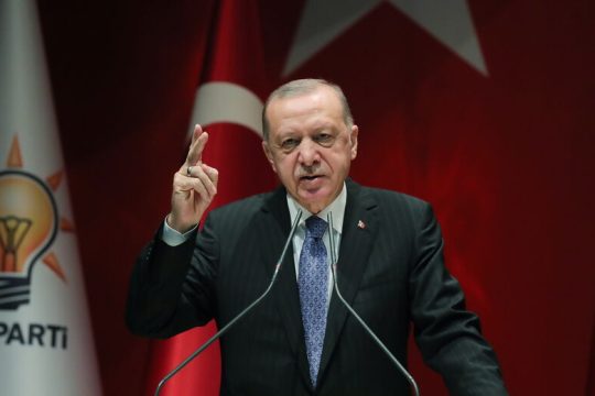«Παραβιάζουν την υφαλοκρηπίδα μας»