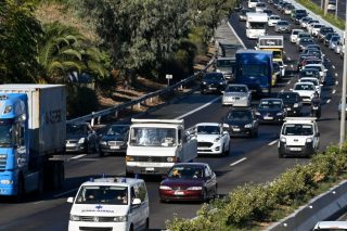 Εκπνέει η προθεσμία για τα τέλη κυκλοφορίας – Τσουχτερά τα πρόστιμα
