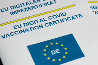 Στους εννέα μήνες το πιστοποιητικό εμβολιασμού της Ε.Ε.