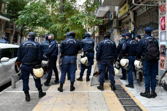 Πανεπιστημιακός καταγγέλλει επίθεση από ασφαλίτες στα Εξάρχεια