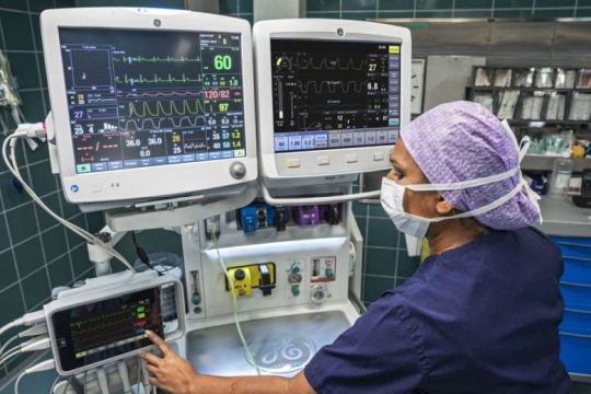 ΑΒ Βασιλόπουλος: Παράδοση ιατρικού εξοπλισμού νέας γενιάς στον Ευαγγελισμό