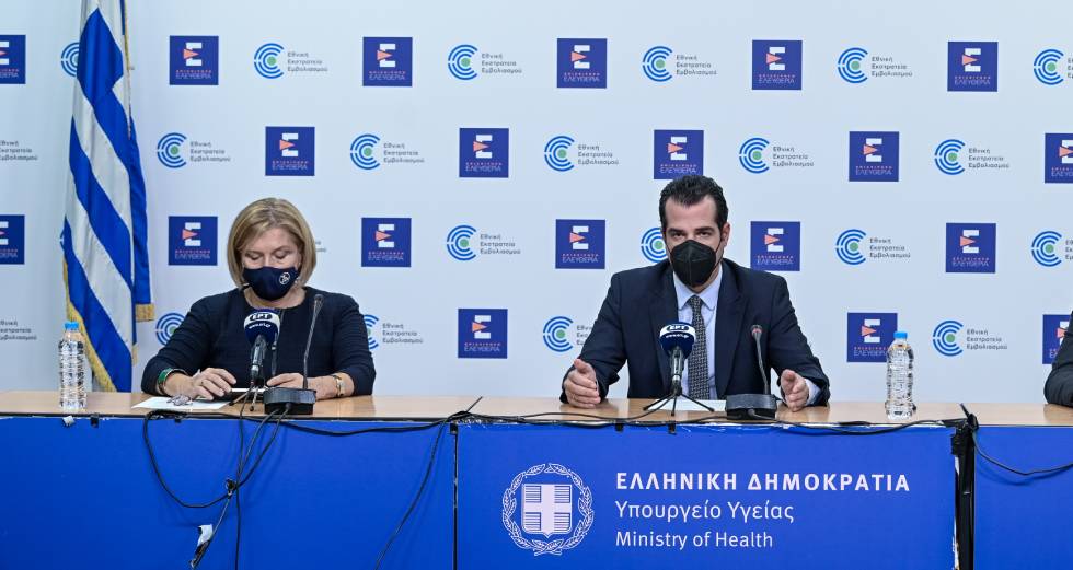 Κινήσεις πανικού και ρίσκου μπροστά στην επέλαση της «Ο» και την κατακραυγή για τα τεστ