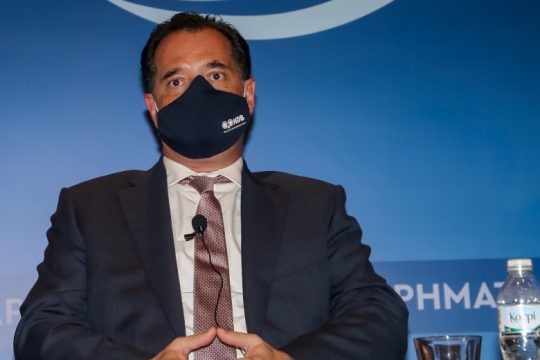 Καφέ δεν πίνει, σουπερμάρκετ δεν πάει, την ΕΛΣΤΑΤ τη διαβάζει;