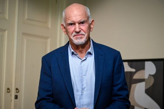 Χρειαζόμαστε αλλαγή εποχής, όχι αλλαγή κομματικής φρουράς