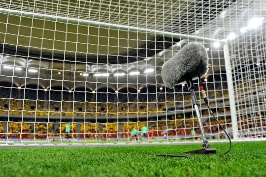 Νέα διακοπή αγώνα λόγω επεισοδίων