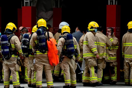 Χονγκ Κονγκ: Δεκάδες εγκλωβισμένοι από πυρκαγιά στο Παγκόσμιο Κέντρο Εμπορίου