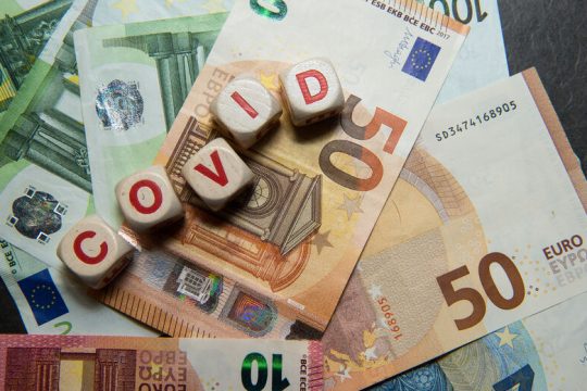 Προϋπολογισμός σε κλοιό αβεβαιότητας