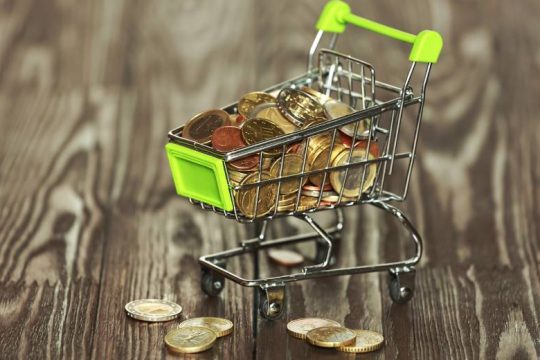 2,4% στην ευρωζώνη, 3,2% στην Ελλάδα ο πληθωρισμός