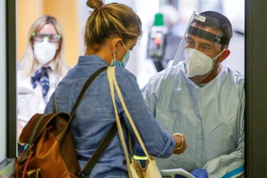 Ιταλία: Υποχρεωτικά αρνητικό τεστ για όλες τις αφίξεις από χώρες της Ε.Ε.